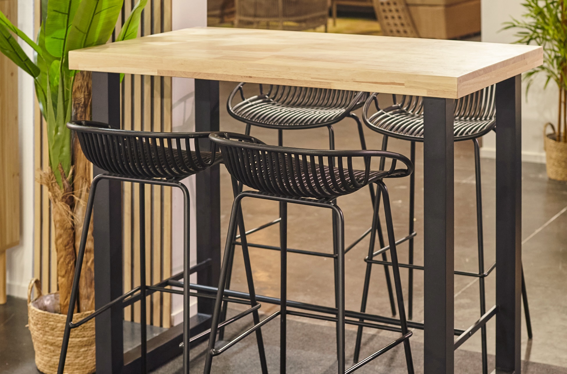 39.taburete_shell_mesa_loft_alta_ambi